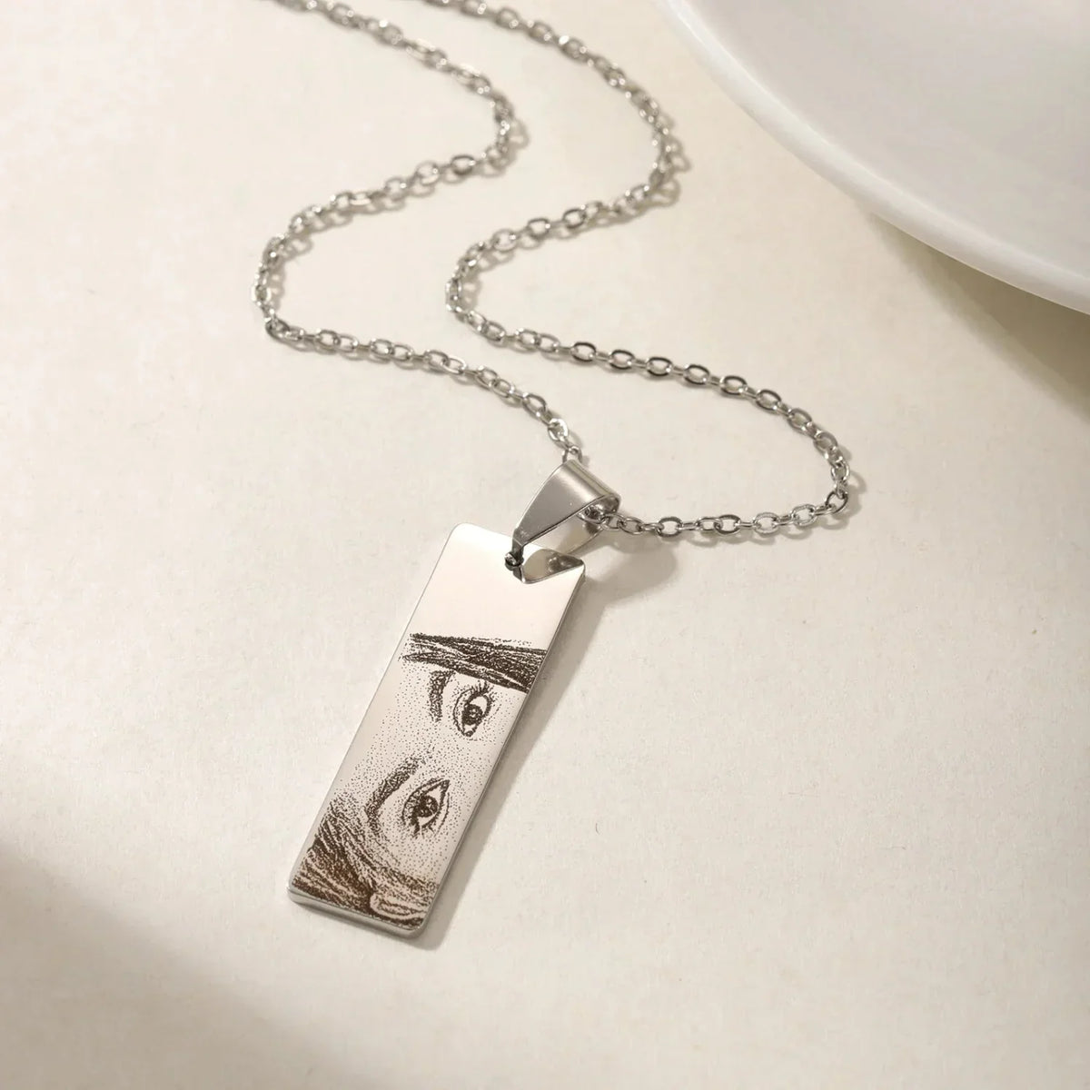 IRIS ENGRAVED PENDANT