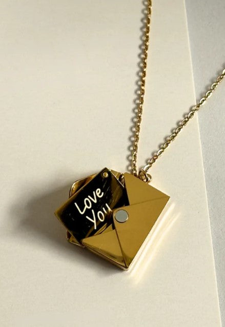 Grablix - Love envelope necklace
