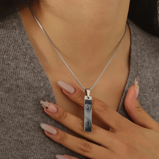 Grablix-Iris Love Pendant